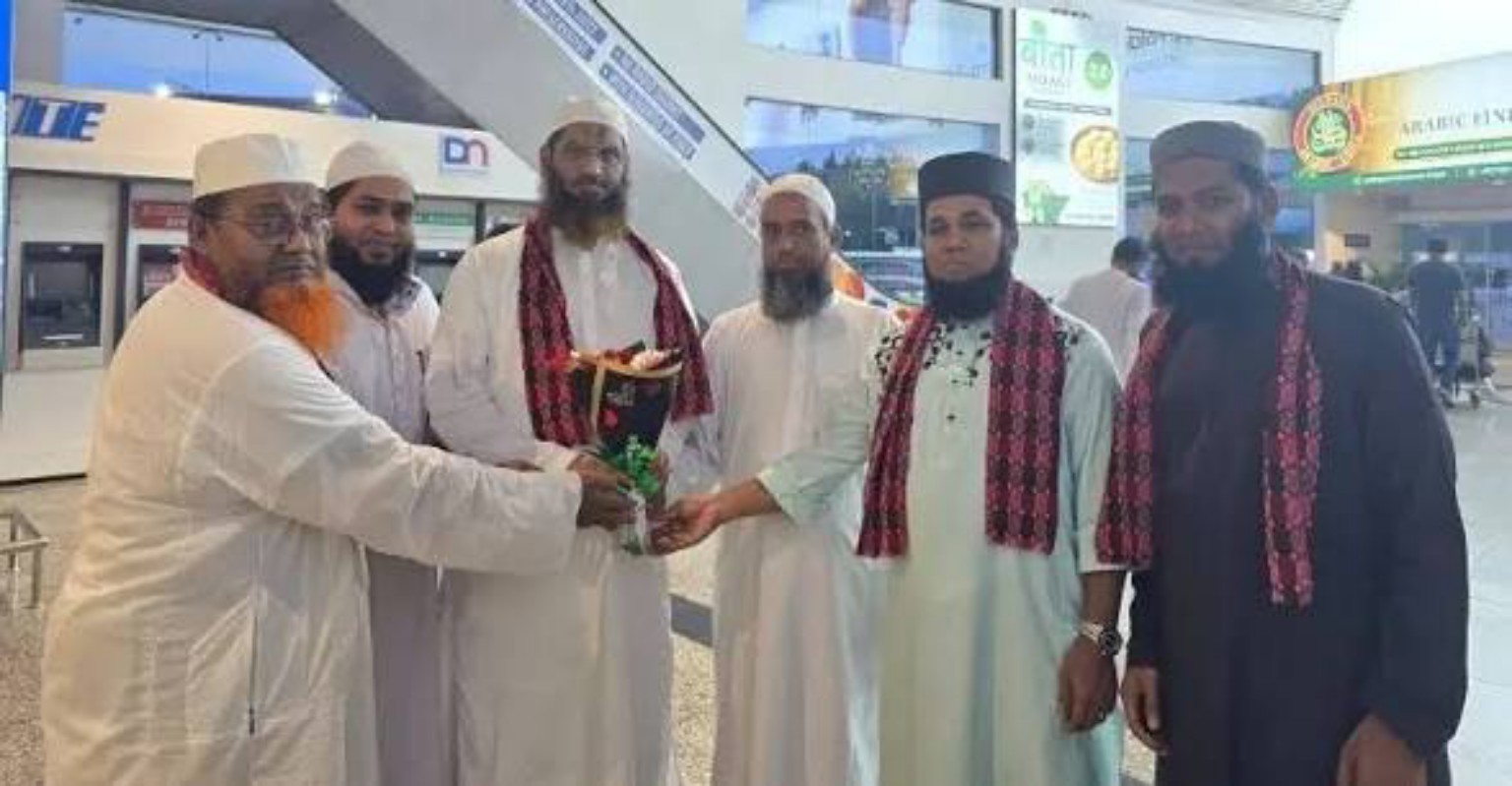 নেপাল সফরে আল্লামা মামুনুল হক